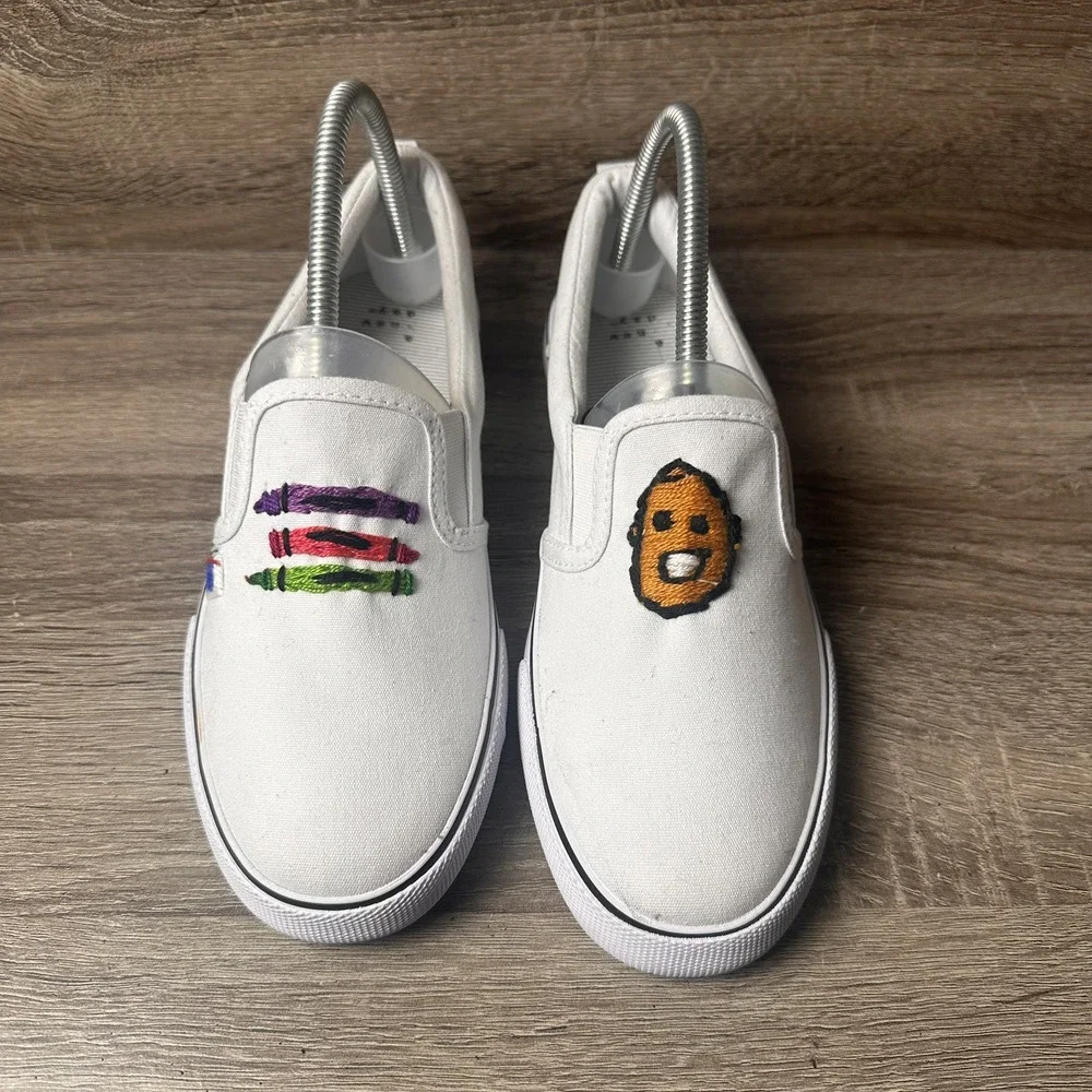 A‎ New Day Slip On Sneakers Womens Size 8 Crayon School Teacher Supplies Shoes